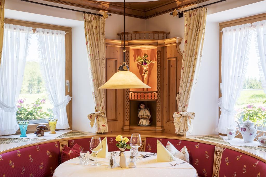 Gasthaus Zum Kreuz Sankt Märgen Buitenkant foto