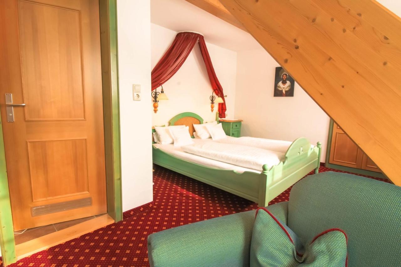 Gasthaus Zum Kreuz Sankt Märgen Buitenkant foto